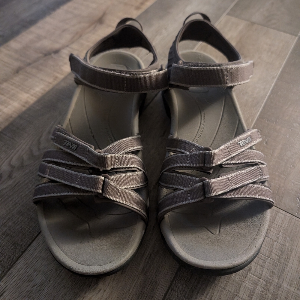 Hiking sandals